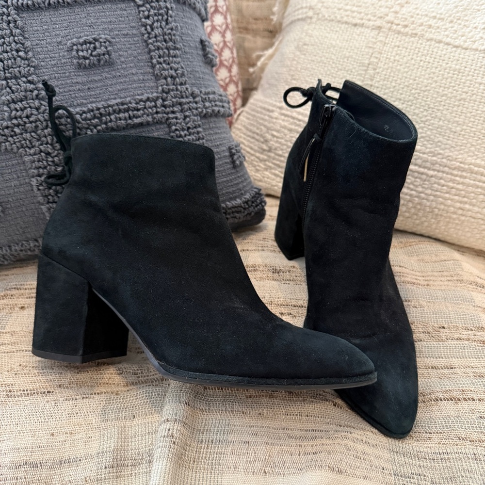 Stuart Weitzman black suede ankle boots with heel 37